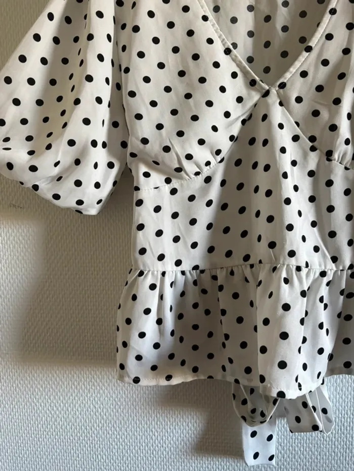 Blouse blanche à pois noirs - taille XS - photo numéro 4