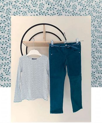 4 ans ensemble Okaïdi Teeshirt et pantalon avec ceinture