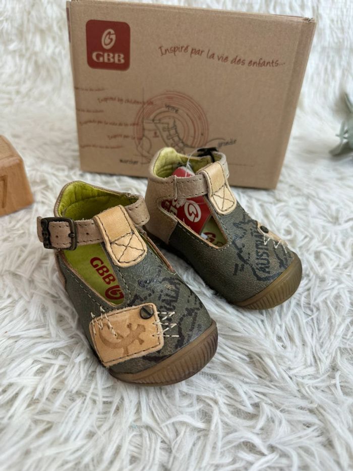 Paire de sandales bébé GBB taille 17 - photo numéro 2