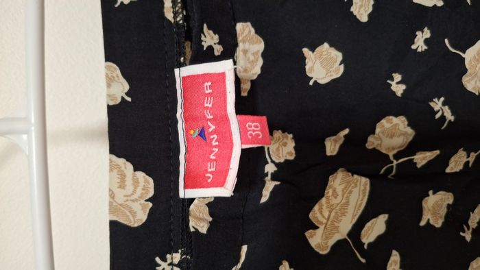 Jupe courte noire à fleurs, Taille 38, Jennyfer - photo numéro 4
