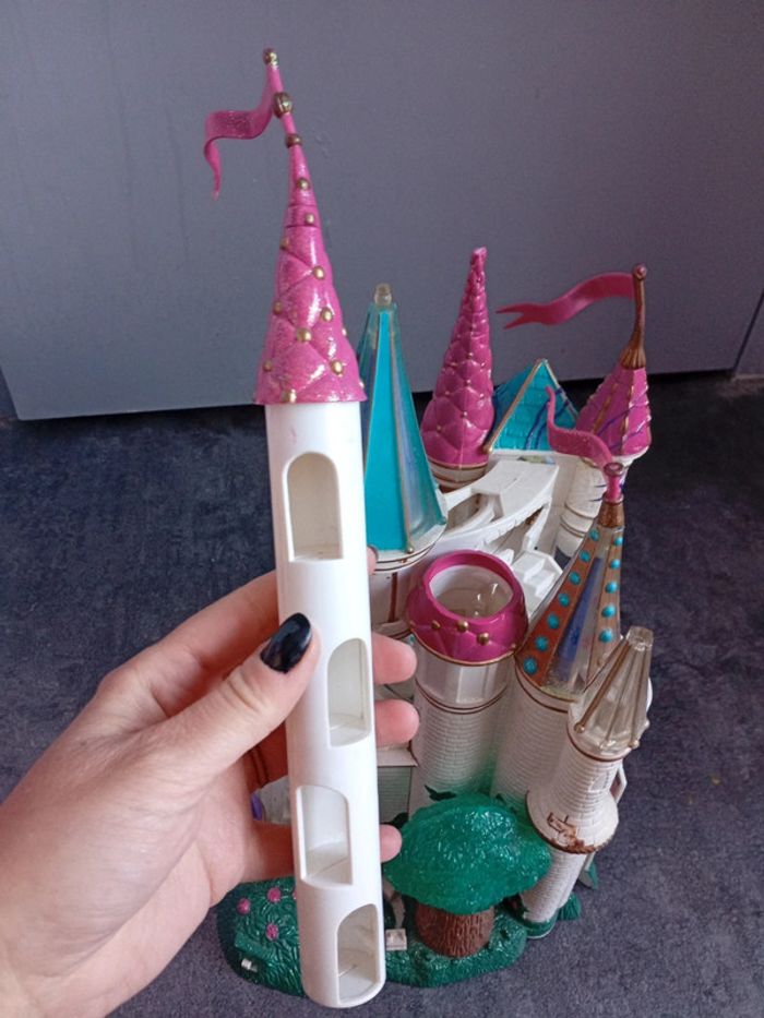 Château La belle et la bete Disney - photo numéro 16