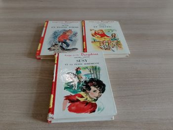 Lot de 3 livres, Susy, rouge et or dauphine