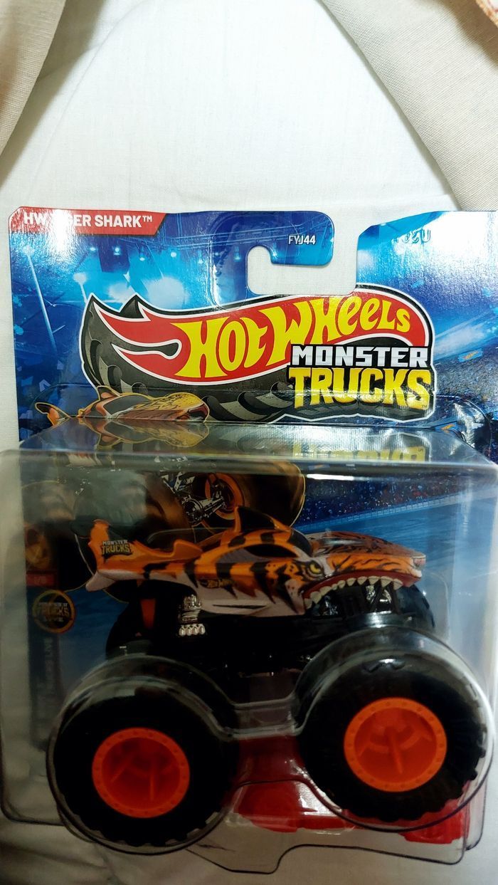 Monster trucks miniature 1/64 tiger shark NEUF - photo numéro 2