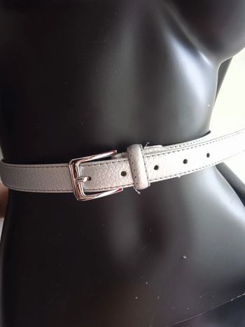 Ceinture grise argentée neuve