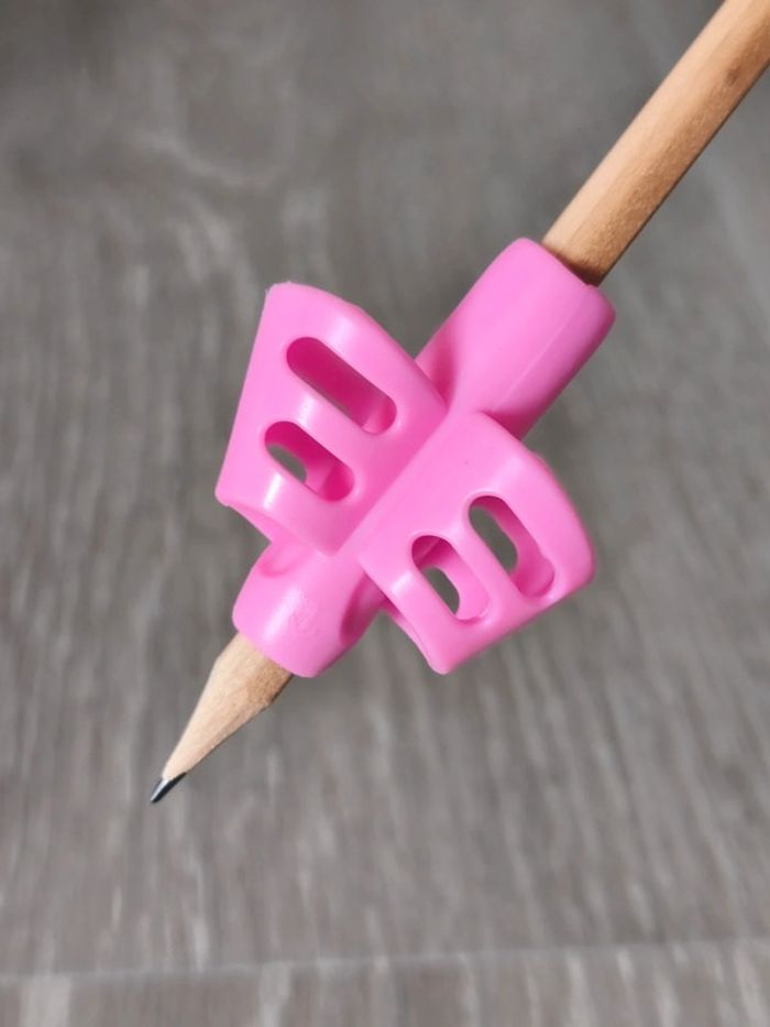 Correcteur de posture d'écriture en silicone souple rose - photo numéro 4