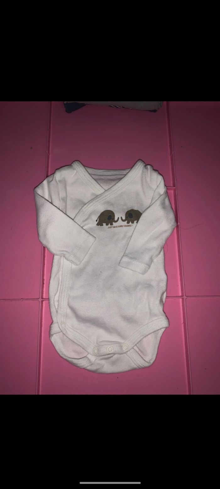 👣 Bodies bébé 👣 - photo numéro 2