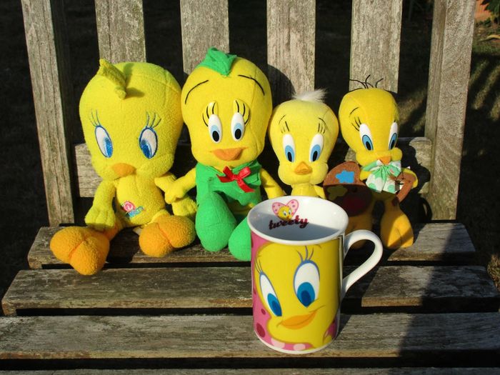 lot titi:mug neuf,peluches tb état,une de 1993