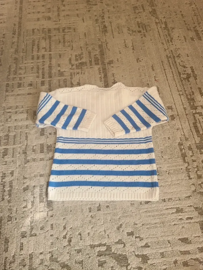 Lot pulls 4 ans - photo numéro 2