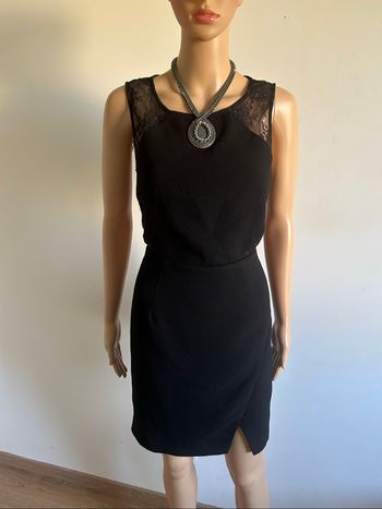 Robe noire neuve sans manches avec dentelle Morgan taille 40 (taille petit)