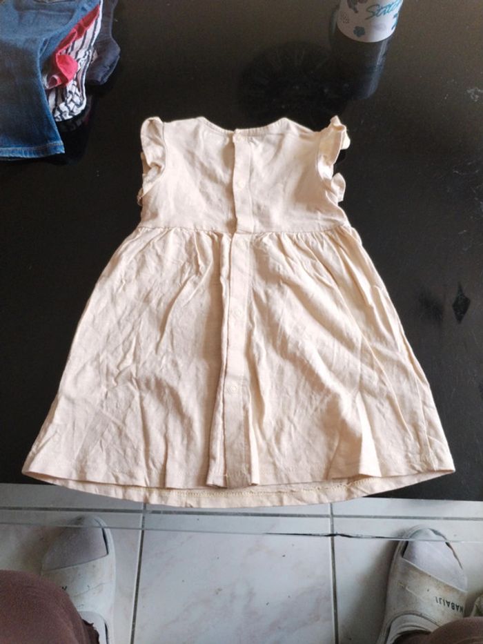 Robe jaune - photo numéro 4