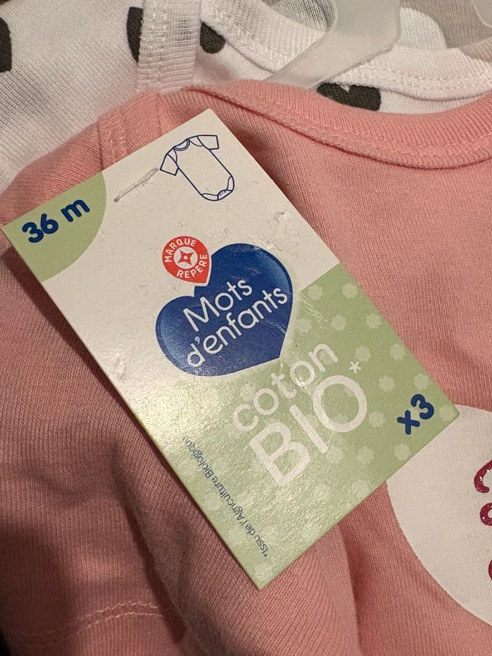 Lot de 3 bodies « Love » Manches courtes Mots d’enfants Taille 36 mois. - photo numéro 5