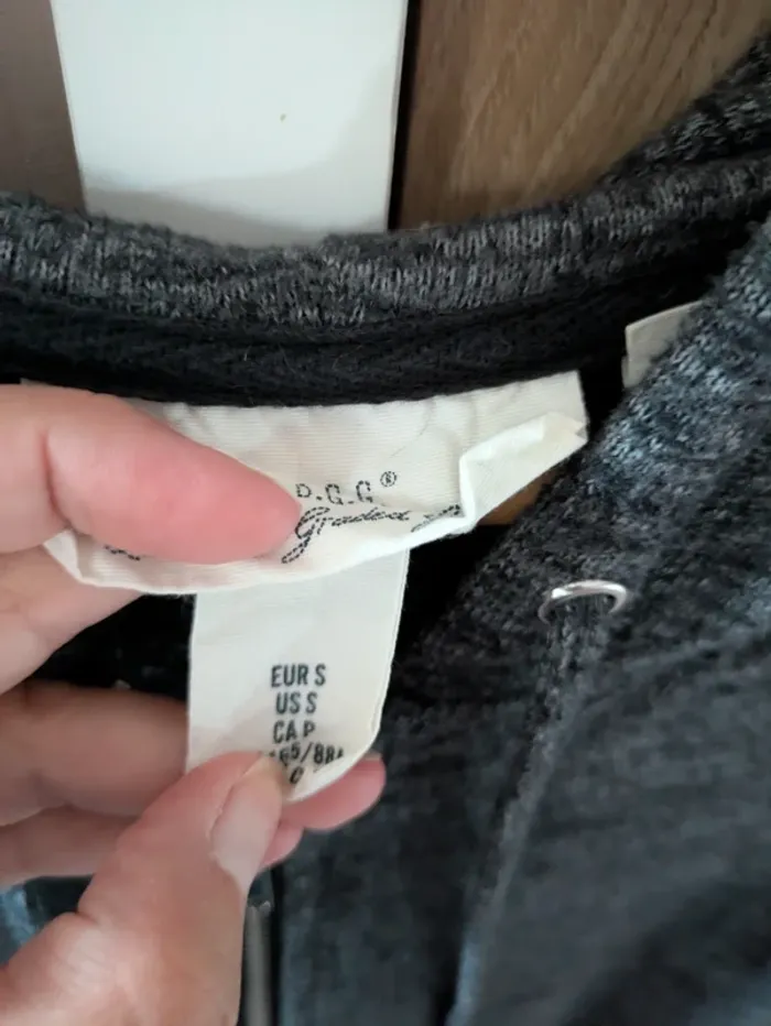 Joli gilet gris chiné à capuche H&M taille S - photo numéro 2