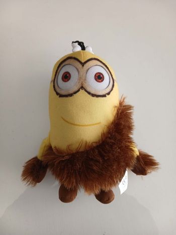 Peluche Minion Préhistorique (Kevin) - Illumination - 22 cm