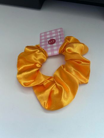 Chouchou matière satinée orange