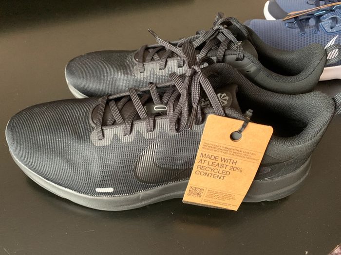 Très belle baskets Nike All Black en Pointure 47 - photo numéro 6