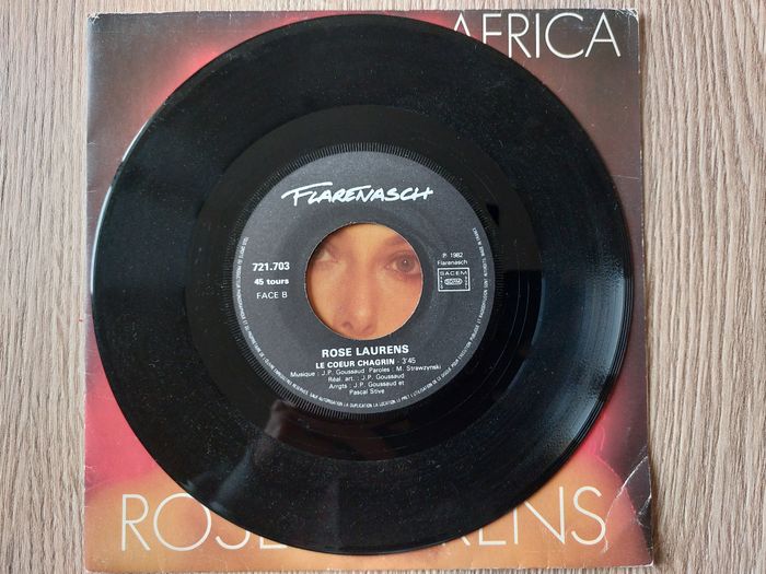 Disque vinyle 45 tours Rose Laurens Africa / Le coeur chagrin - photo numéro 4