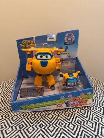 SuperWings - Figurine Transforming Donnie & pet