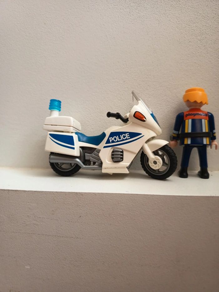 moto + Policier Playmobil - photo numéro 4