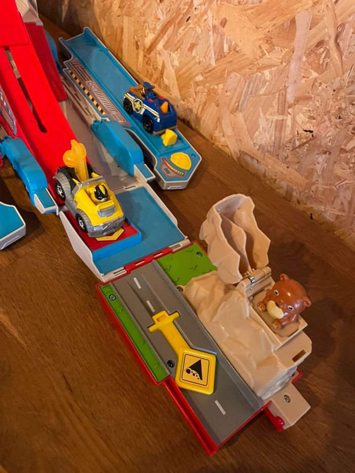 Idée cadeau 🎁 Camion Pat Patrouilleur 2 en 1 True Métal de la Pat Patrouille avec 3 véhicules - photo numéro 12