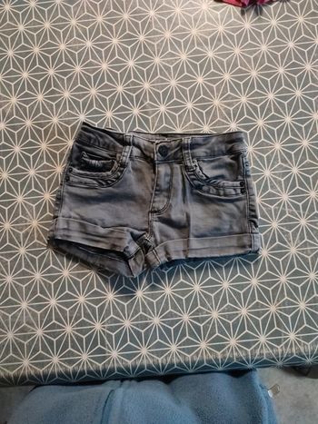 Short fille 4 ans