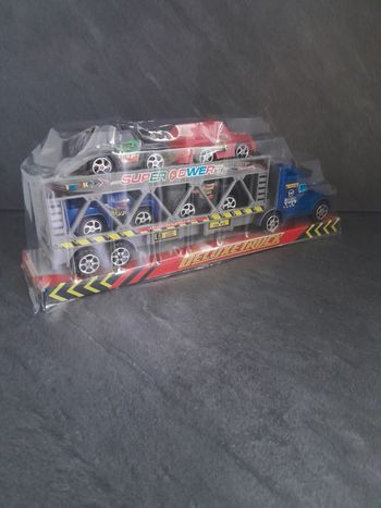 Camion + 4 voitures