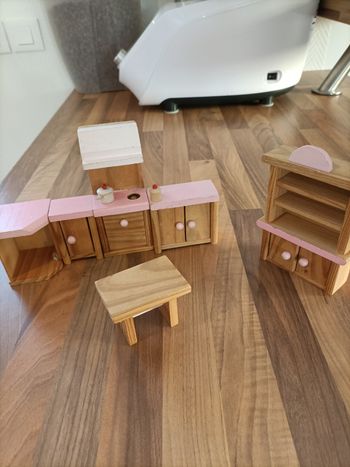 Petits meubles en bois pour maison poupée ou lutins farceurs
