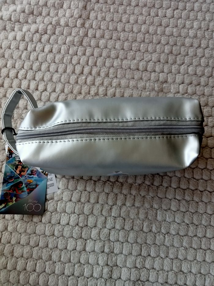 Trousse de toilette ou maquillage 100 ans Disney - photo numéro 3