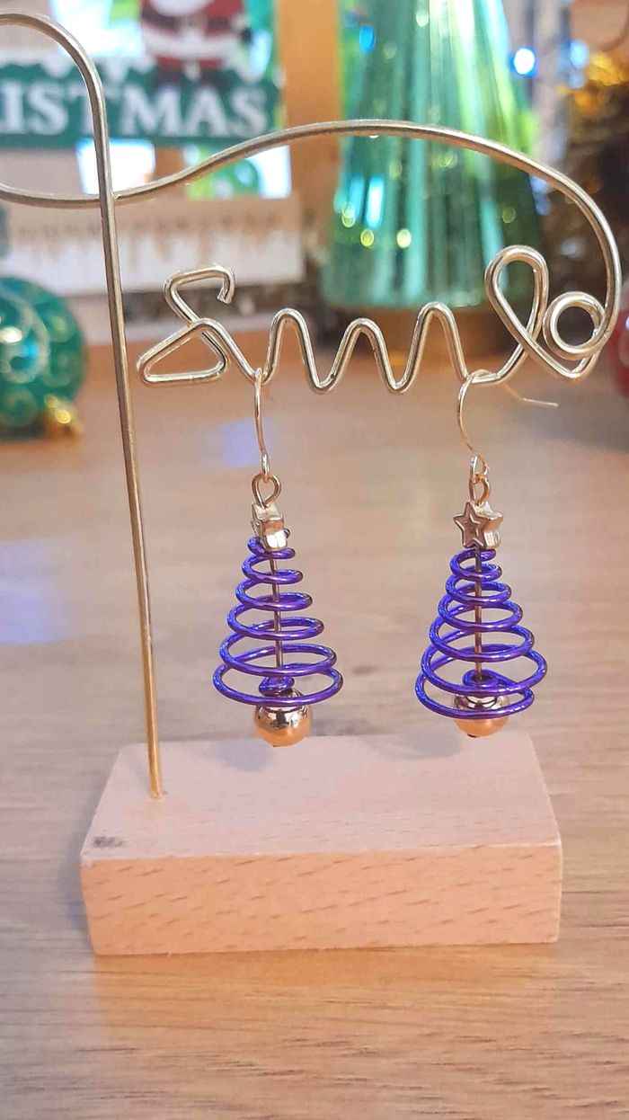 Bijoux Noël | Boucles d’Oreilles Sapin Violet – Neuf