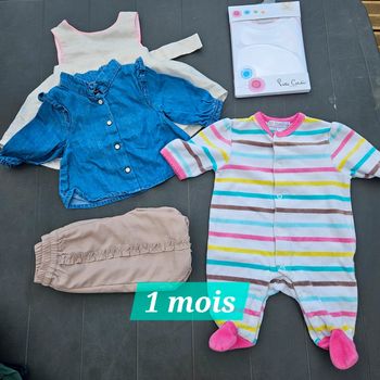 Lot bébé fille 1 mois