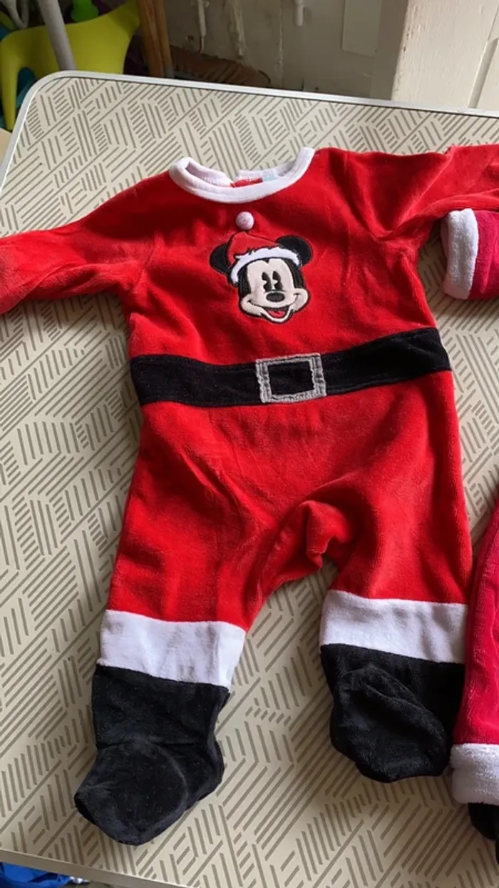 2 pyjama Noël Disney baby 3 mois - photo numéro 2