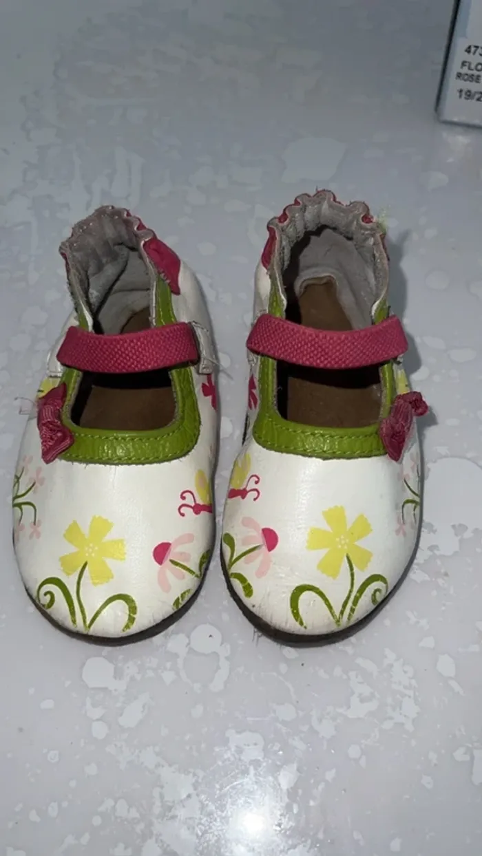 Robeez taille 18 tbeg
