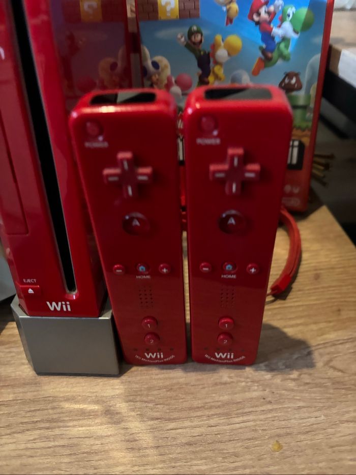 Console Nintendo Wii rouge édition super Mario Bros - photo numéro 2