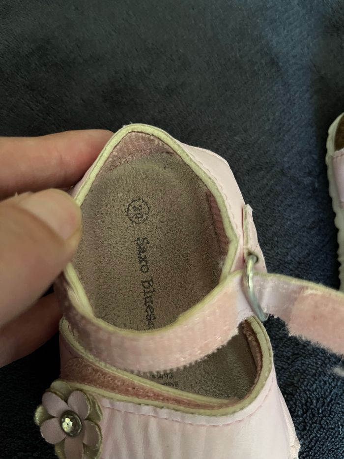 Sandales bébé fille Taille 20 - photo numéro 4