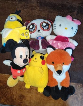 Peluches minions petshop kitty Mickey Pikachu 