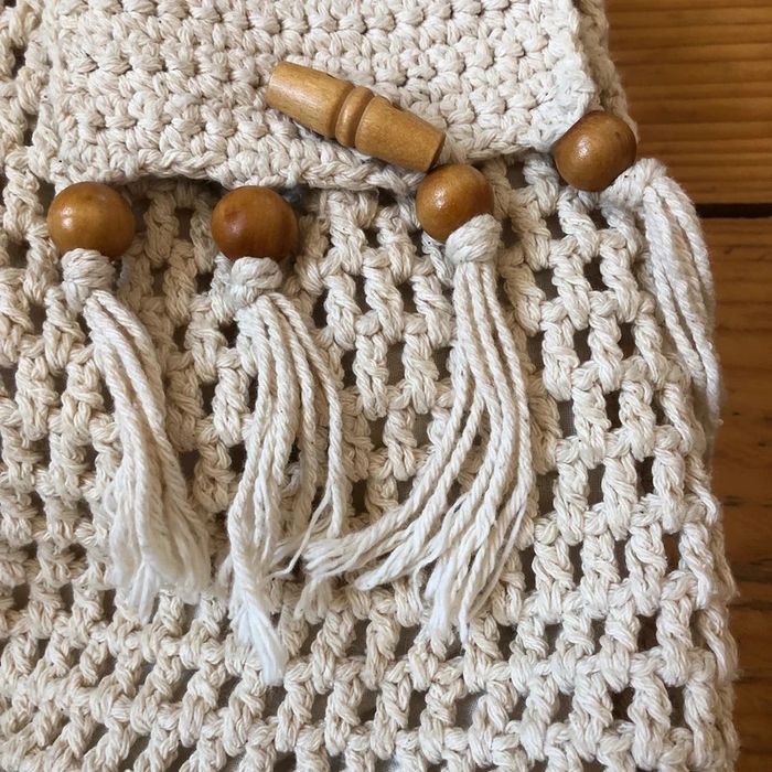 Sac en crochet bohème porté épaule - photo numéro 2