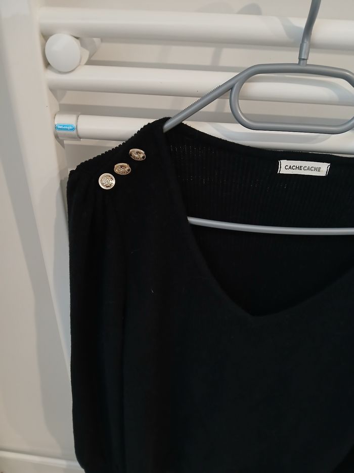 Pull femme  encolure en V,  boutons sur les épaules - photo numéro 2