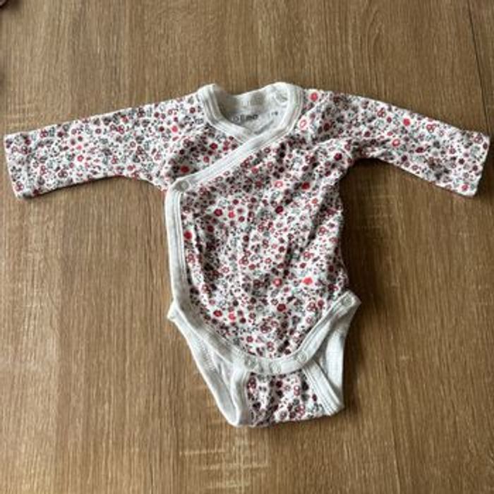 8 Bodies 1 mois - photo numéro 4