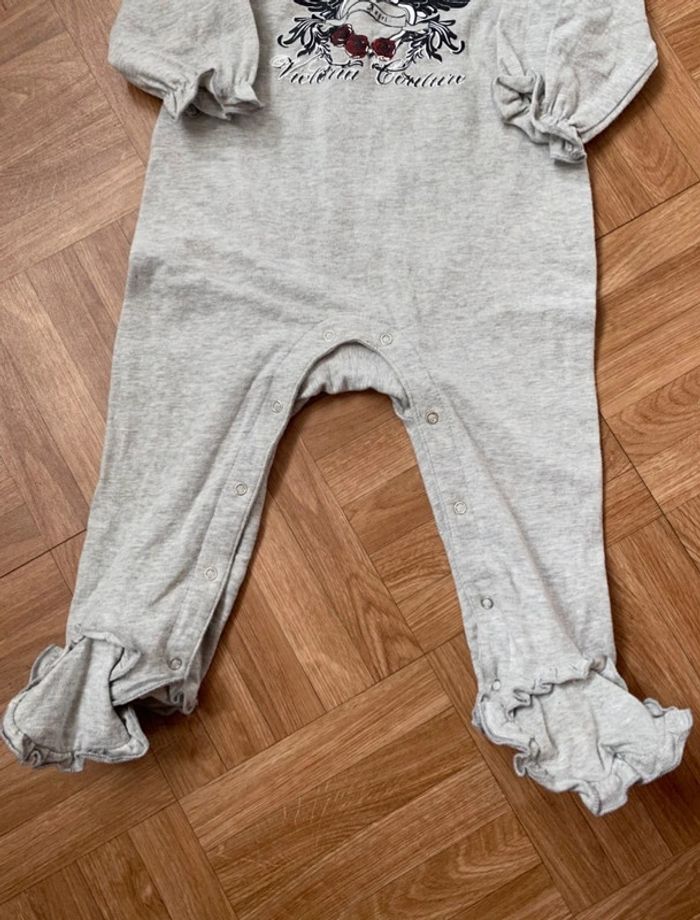 Combinaison ensemble gris taille 12 mois Victoria Couture x Hello Kitty - photo numéro 4
