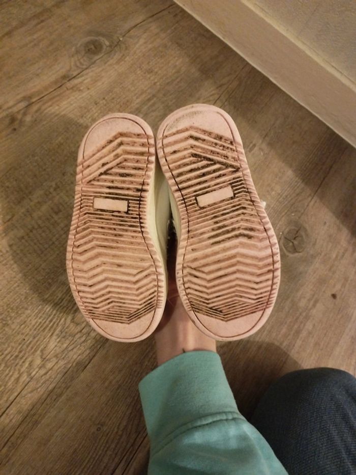 Chaussure blanche taille 24 - photo numéro 2