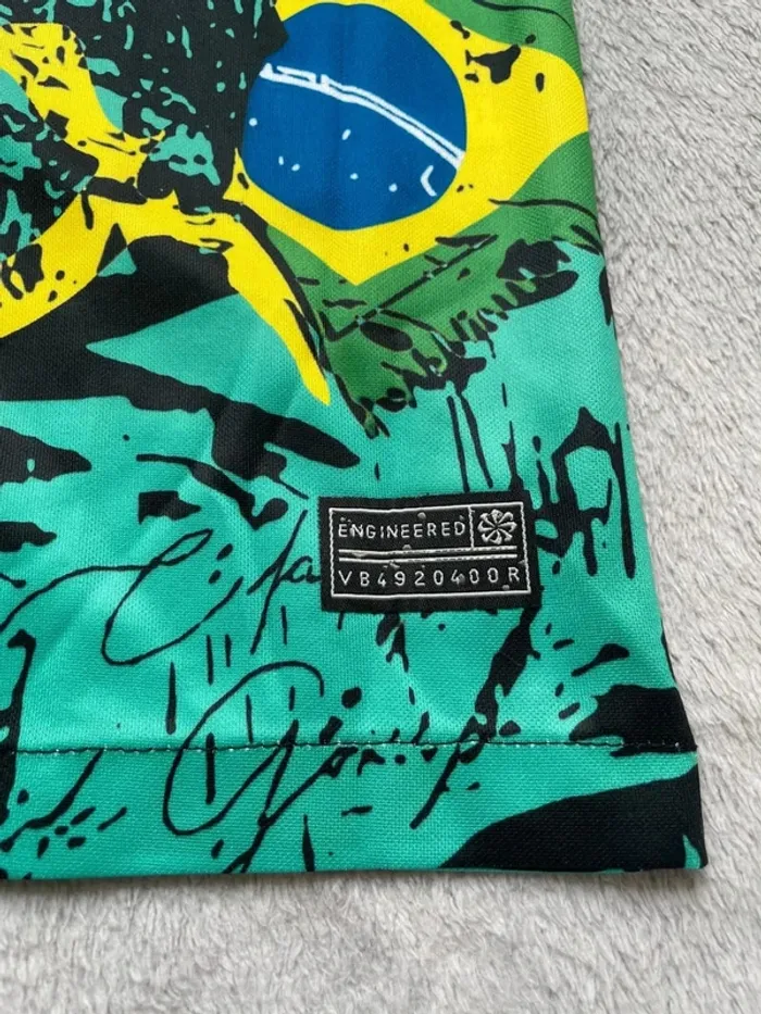 Maillot concept foot Brésil vert noir édition Cathédrale taille M - photo numéro 4