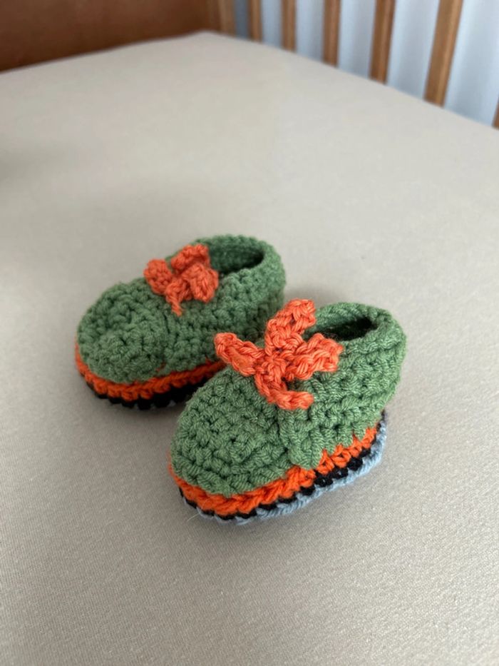 Lot bonnet chaussons moufles tricoter - photo numéro 5