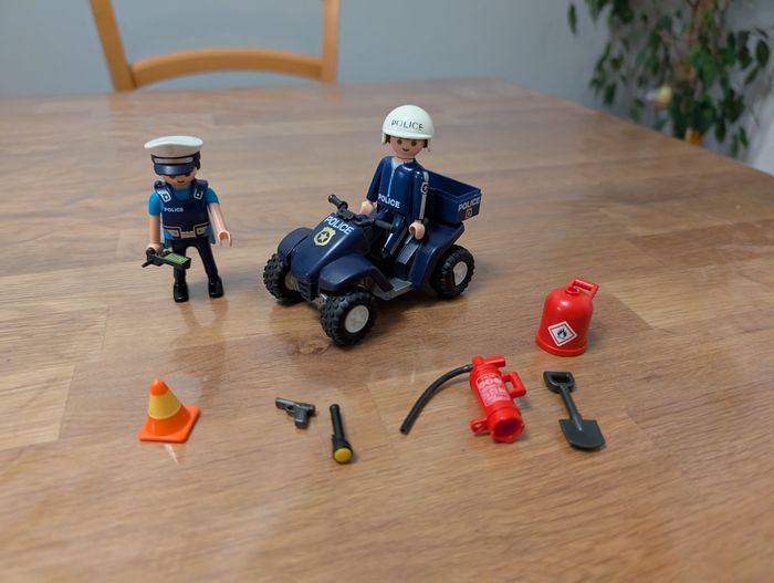 Lot 6 de playmobil police - photo numéro 2