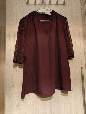 Blouse avec dentelles aubergine