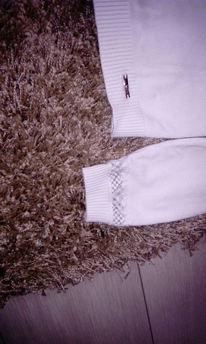 Pull Blanc avec broderie - photo numéro 3