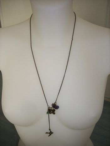 collier fantaisie avec pendentifs neuf