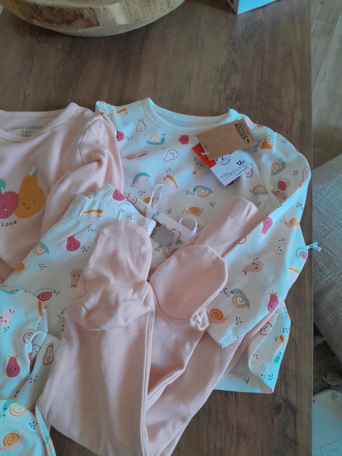 Lot pyjama 12mois - photo numéro 4