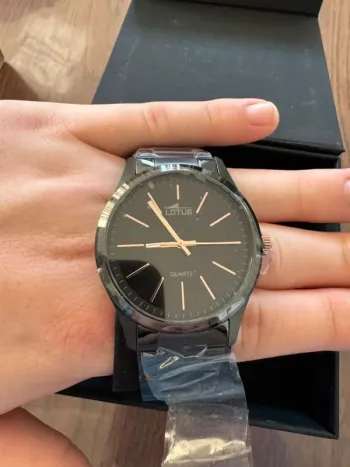 Montre Lotus