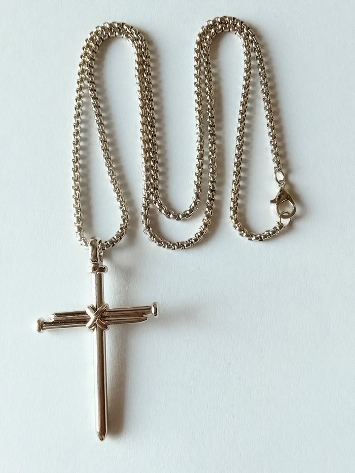 Chaîne + pendentif religieux - photo numéro 2
