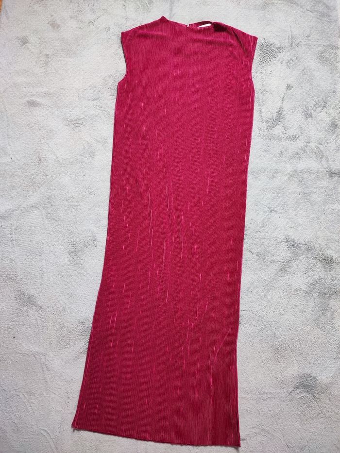 Robe plissée sans manche M