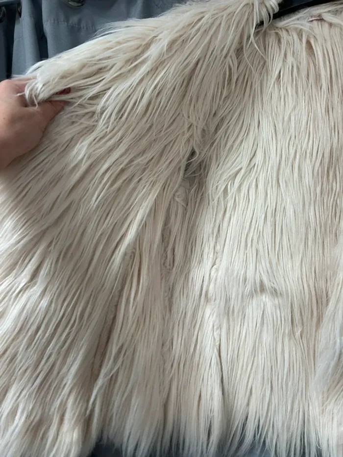 Veste fausse fourrure - photo numéro 3